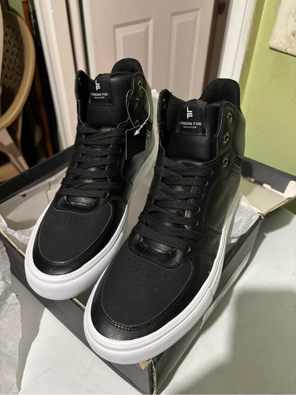 London Fog Black High-Top boot sneaker with White Sole - Picture 5 of 6